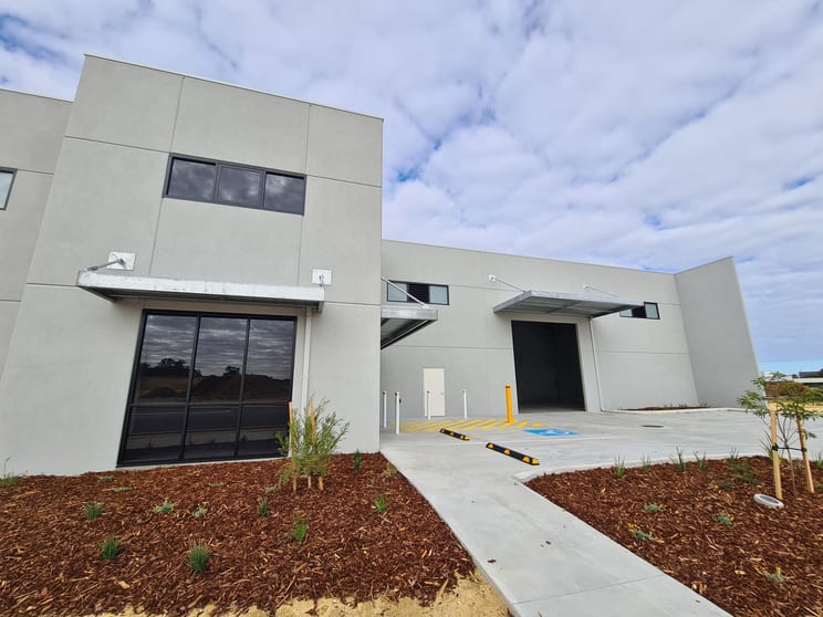 Click to view all images 11/43 Pinnacle Drive Neerabup WA 6031 - Image 3