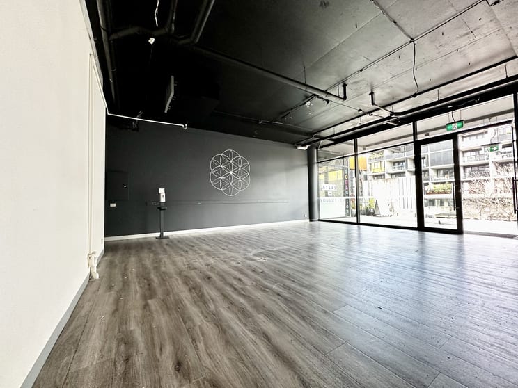 Click to view all images Unit 70/30 Lonsdale Street Braddon ACT 2612 - Image 1