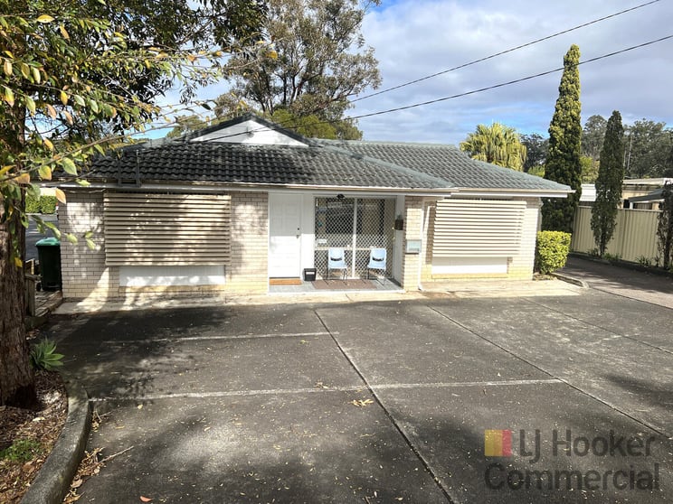 Click to view all images 90 Avoca Drive Kincumber NSW 2251 - Image 2