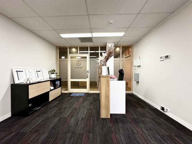 Click to view all images unit 2/8 Phipps Close Deakin ACT 2600 - Image 1
