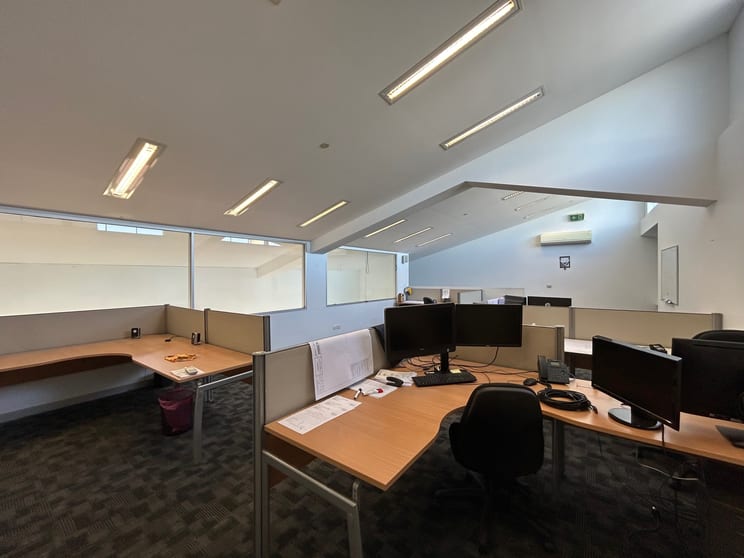 Click to view all images Level 1/Unit 14 Molonglo Mall Fyshwick ACT 2609 - Image 3