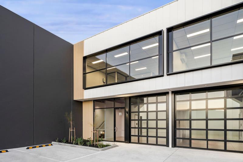 Click to view all images Unit 11, 12-14 Robbins Circuit Williamstown VIC 3016 - Image 1