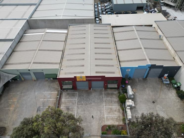 2/18 Loop Road Werribee VIC 3030 - Image 2