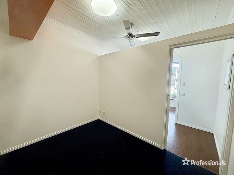 Click to view all images 3/92 Alma Street Maryborough VIC 3465 - Image 3