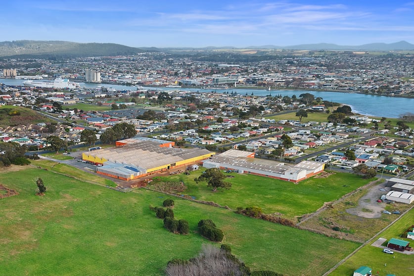 Click to view all images Front Shed/23 - 61 Tarleton Street East Devonport TAS 7310 - Image 1