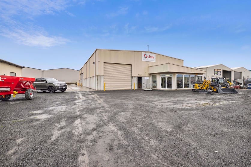 Click to view all images 20 Ballarat-Carngham Road Delacombe VIC 3356 - Image 1