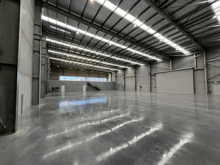 Click to view all images 8 Apprentice Close Beresfield NSW 2322 - Image 3