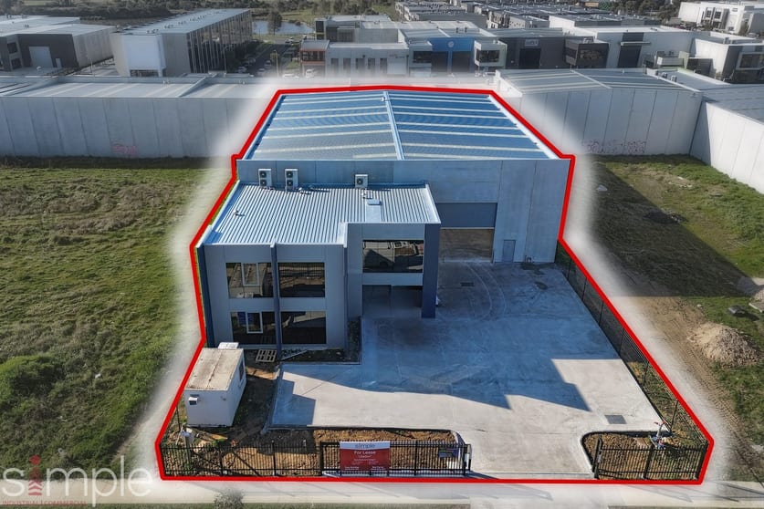Click to view all images 8 Hampden Road Cranbourne West VIC 3977 - Image 1