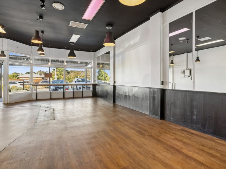Click to view all images 4/33 Cook Street Flinders VIC 3929 - Image 3