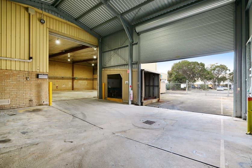 Click to view all images 112 Radium Street Welshpool WA 6106 - Image 2