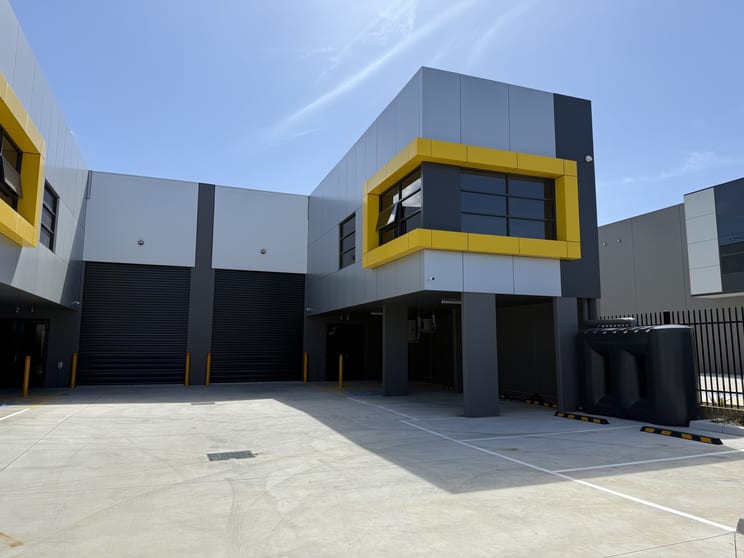 Click to view all images 38 Robbins Circiut Williamstown VIC 3016 - Image 1