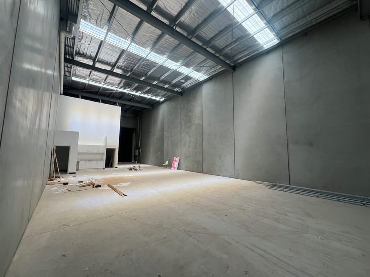Click to view all images 38 Robbins Circiut Williamstown VIC 3016 - Image 2