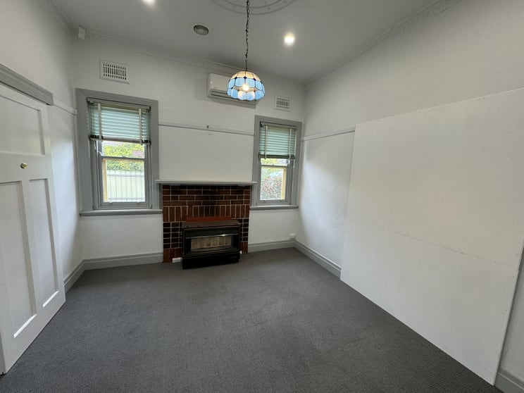 31 Stanley Street Wodonga VIC 3690 - Image 2