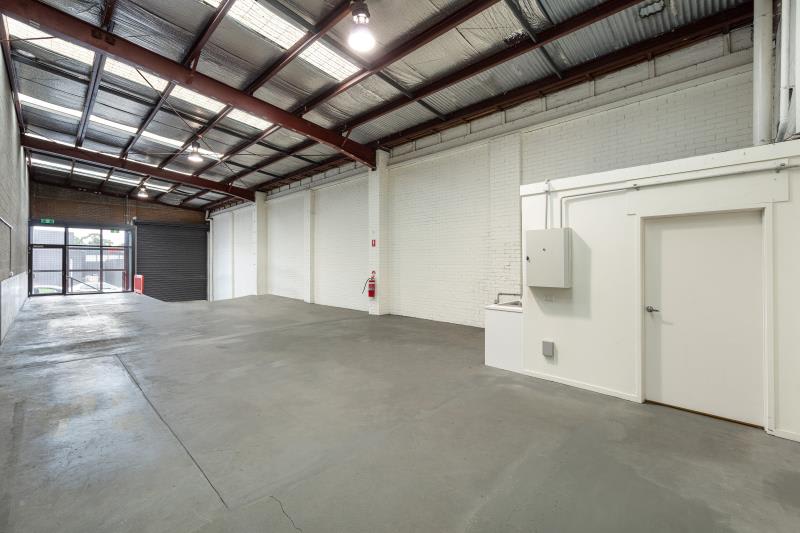Click to view all images 17 Hall Street Yarraville VIC 3013 - Image 3