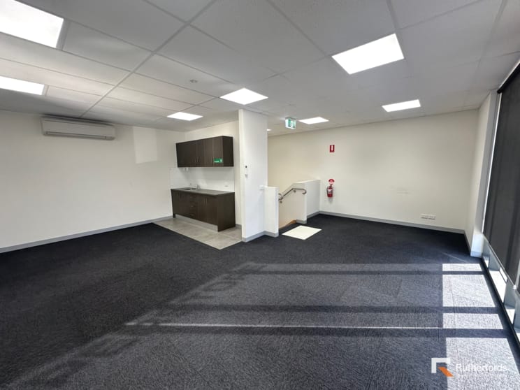 Click to view all images 168 Jersey Drive Epping VIC 3076 - Image 3