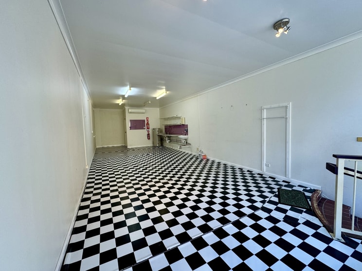 Click to view all images 3B Raymond Road Springwood NSW 2777 - Image 3