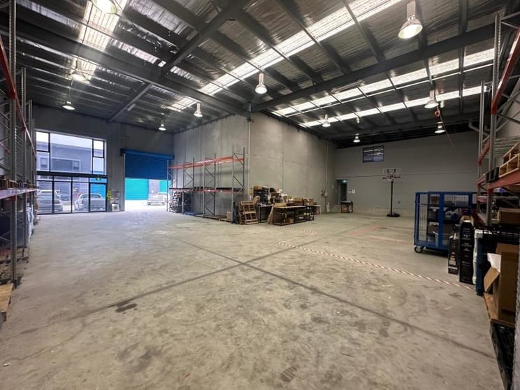 Unit 2/658 South Road Moorabbin VIC 3189 - Image 2