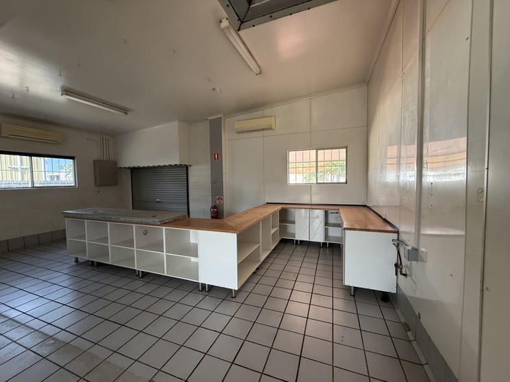 Click to view all images Shop 1/6 Len Shield Paget QLD 4740 - Image 3