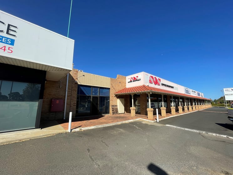 Click to view all images Unit 4/9 Picton Road East Bunbury WA 6230 - Image 3