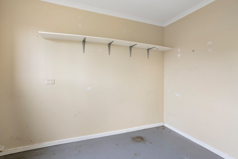 Click to view all images 2/10 Newington Ave Rosebud VIC 3939 - Image 3
