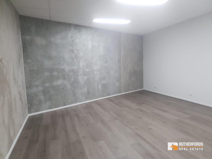 Click to view all images 2/10 Mirra Court Bundoora VIC 3083 - Image 3