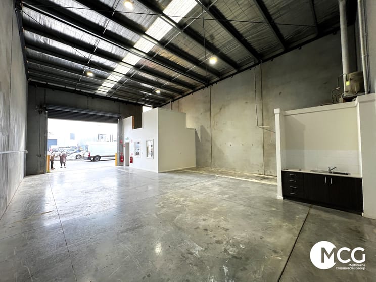Click to view all images 18/74 Thomsons Road Keilor Park VIC 3042 - Image 2