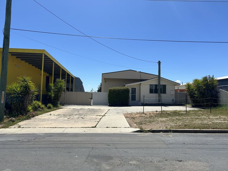 Click to view all images 1 Silva Avenue Queanbeyan NSW 2620 - Image 3