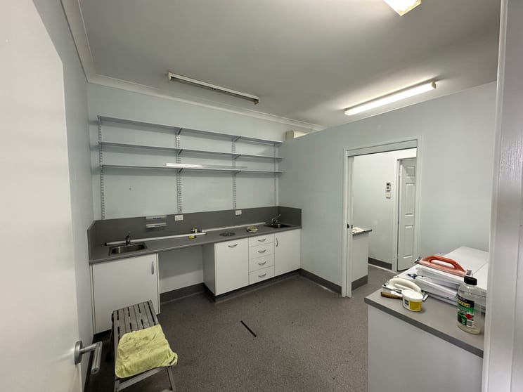 Click to view all images 37 Denham Street Rockhampton City QLD 4700 - Image 3