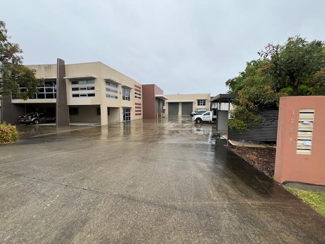 Click to view all images 4/9 Northward Street Upper Coomera QLD 4209 - Image 2