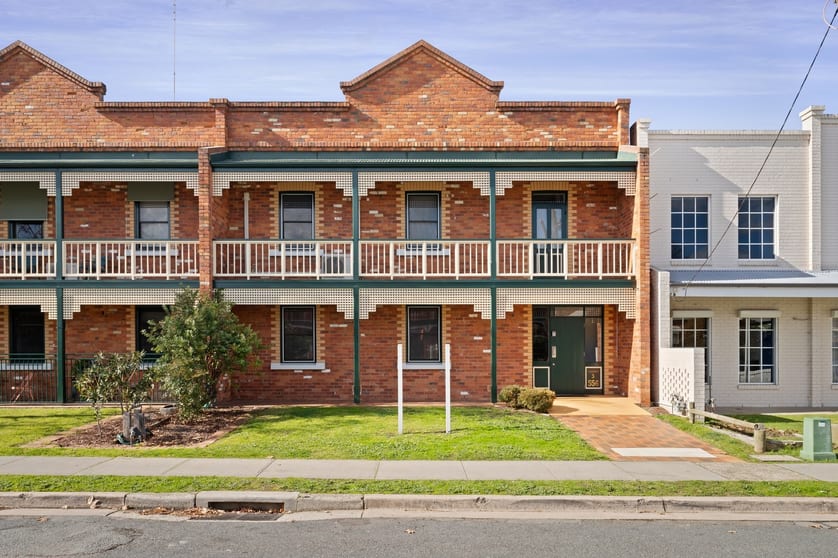 Click to view all images 3/556 Macauley Street Albury NSW 2640 - Image 2