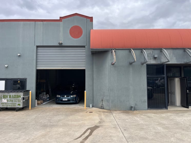 Click to view all images 4/4 Ovata Drive Tullamarine VIC 3043 - Image 1