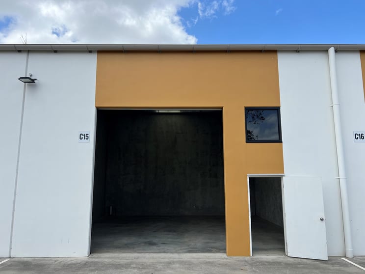 Click to view all images C15/21-29 Middle Road Hillcrest QLD 4118 - Image 1