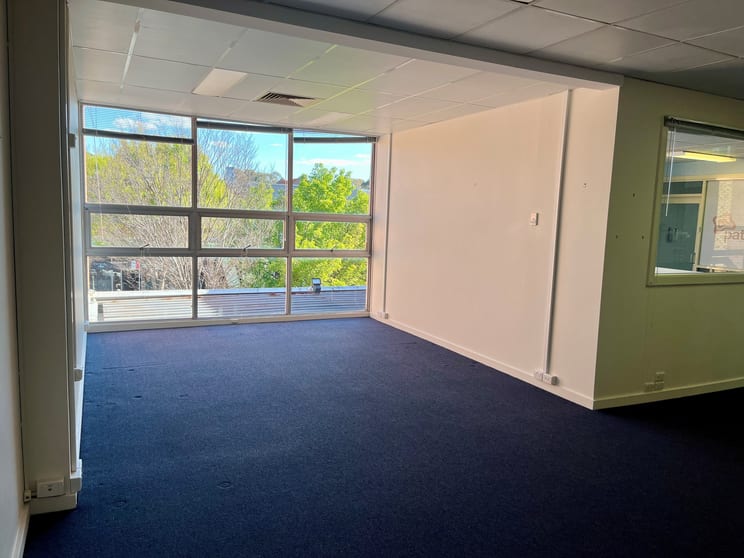 Suite 4/215 Beardy Street Armidale NSW 2350 - Image 1