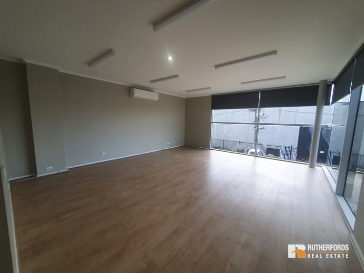 Click to view all images 35 Ralston Avenue Sunshine North VIC 3020 - Image 3