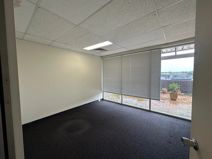 2/45-47 Hunter Street Hornsby NSW 2077 - Image 3