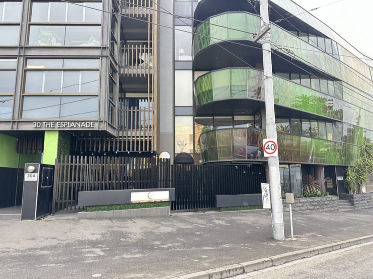 Click to view all images 1+2/30 The Esplanade St Kilda VIC 3182 - Image 1