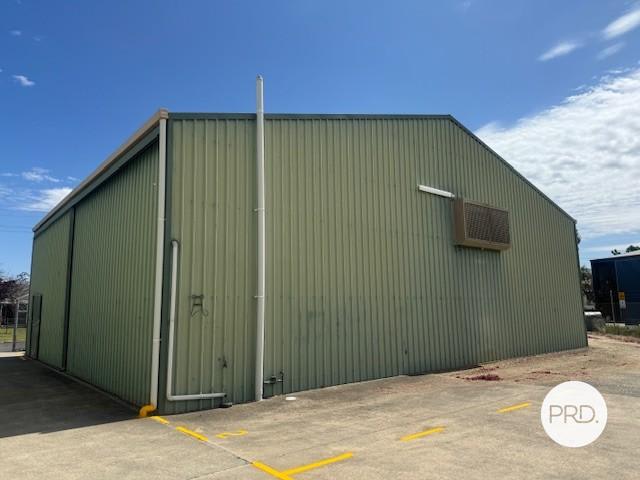 2/986 Carcoola Street North Albury NSW 2640 - Image 2