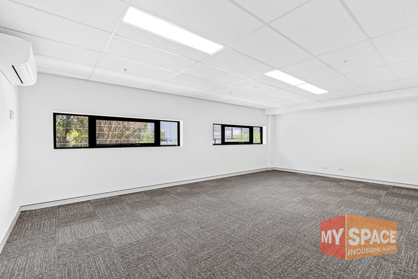 Click to view all images 12/2 The Crescent Kingsgrove NSW 2208 - Image 3