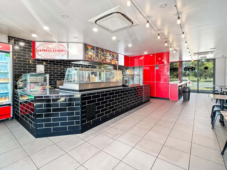 Click to view all images 10/8 Fairfax Street Sippy Downs QLD 4556 - Image 3