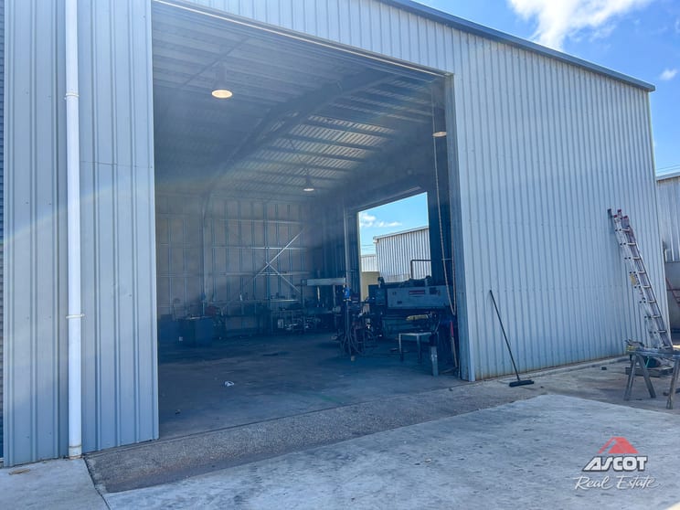 Click to view all images 2/10 Steptoe Street Bundaberg East QLD 4670 - Image 2