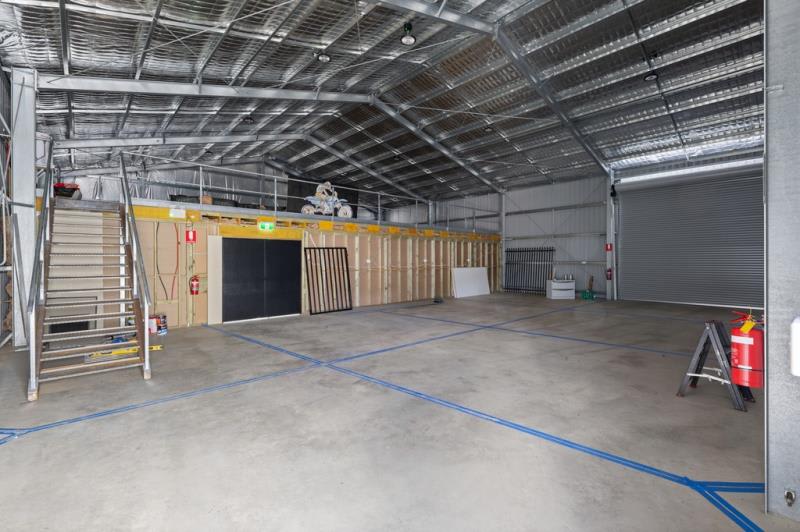 1/205 Mckoy Street Wodonga VIC 3690 - Image 3