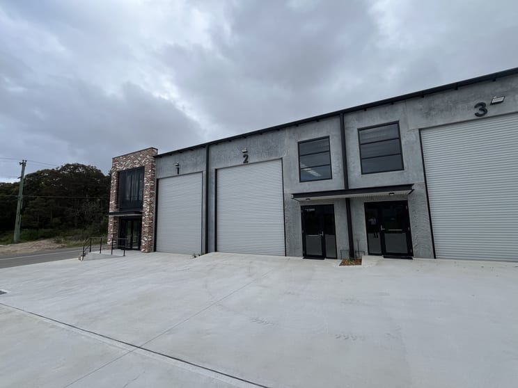Click to view all images Unit 2, 32 Kalaroo Road Redhead NSW 2290 - Image 1