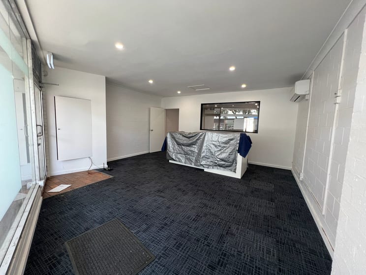 Click to view all images 205A Clarinda Street Parkes NSW 2870 - Image 2