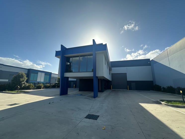 Click to view all images 65 Willandra Drive Epping VIC 3076 - Image 1
