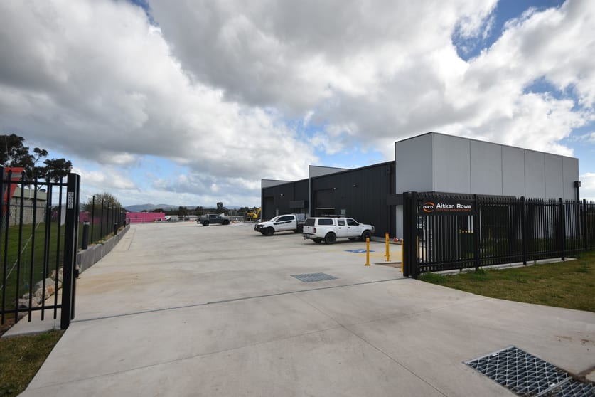 Click to view all images 4/111 Kaitlers Road Lavington NSW 2641 - Image 1