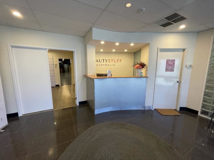 Click to view all images 27 Teddington Road Burswood WA 6100 - Image 3