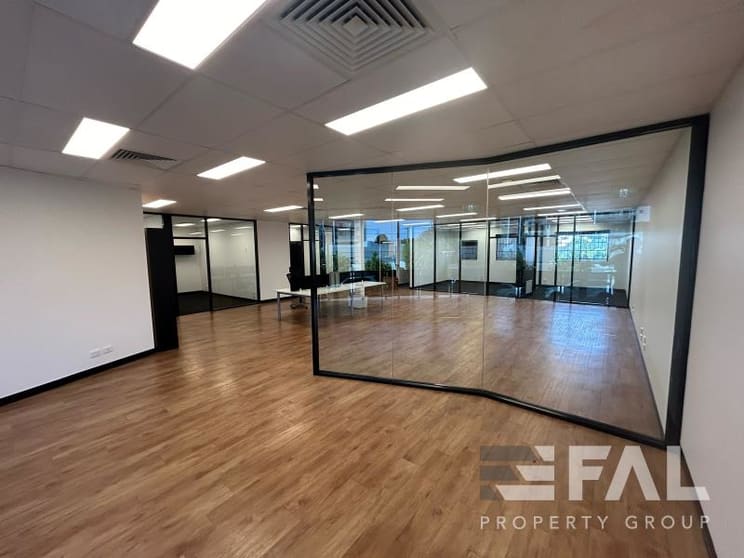 Click to view all images Level Suite 2/10 Paxton Street Springwood QLD 4127 - Image 3
