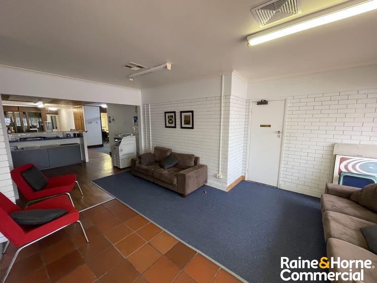 Click to view all images 81 Mina Parade Alderley QLD 4051 - Image 3