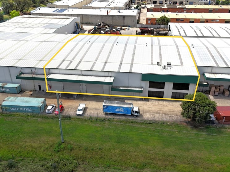 Click to view all images Unit 3/1 Swaffham Road Minto NSW 2566 - Image 2