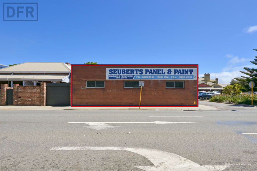 Click to view all images 26 Tydeman Road North Fremantle WA 6159 - Image 2